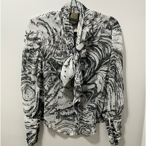 *DEBBIE SHUCHAT ULTRA FEMININE TIE FRONT BLOUSE - Picture 3 of 10